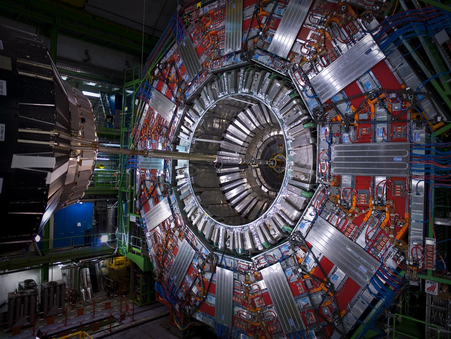 Doce años de la creación del Gran Colisionador de Hadrones PCT